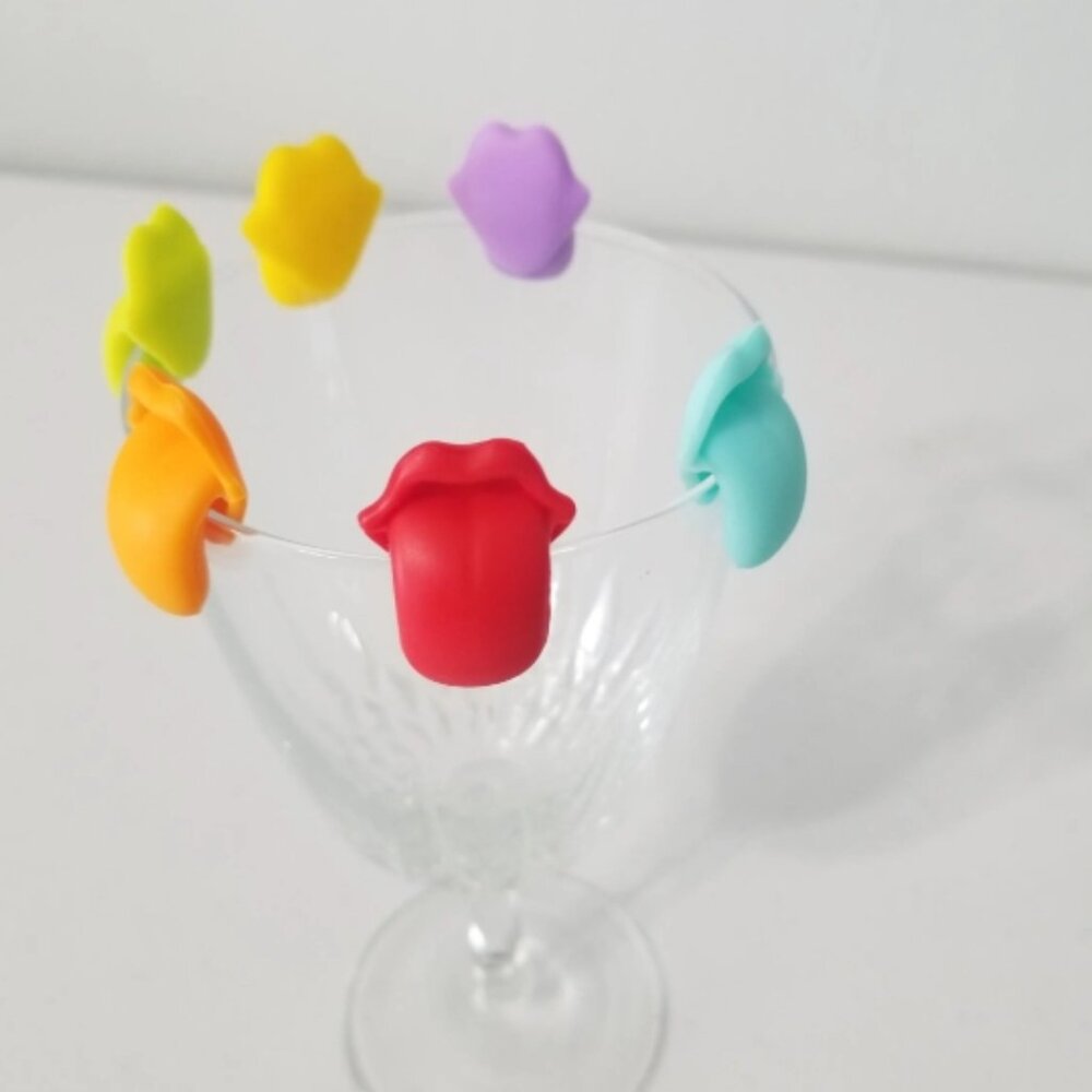 6pcs. Fun Tongue Shaped Silicone Wine Marker Barware Drink Tracker Glass Charms